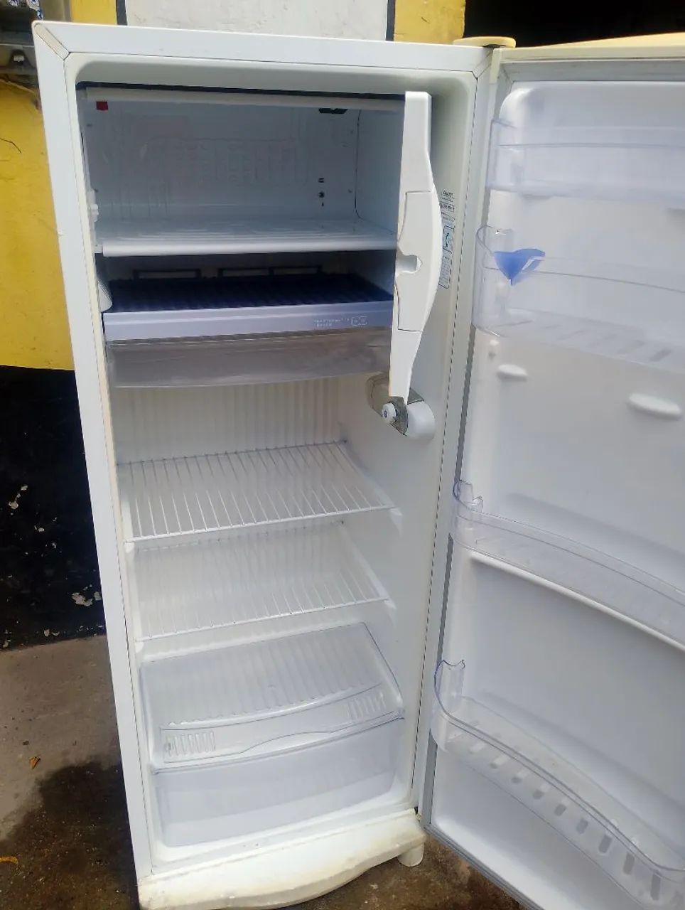 Consul Refrigerator (Standard Model)494540610591139844