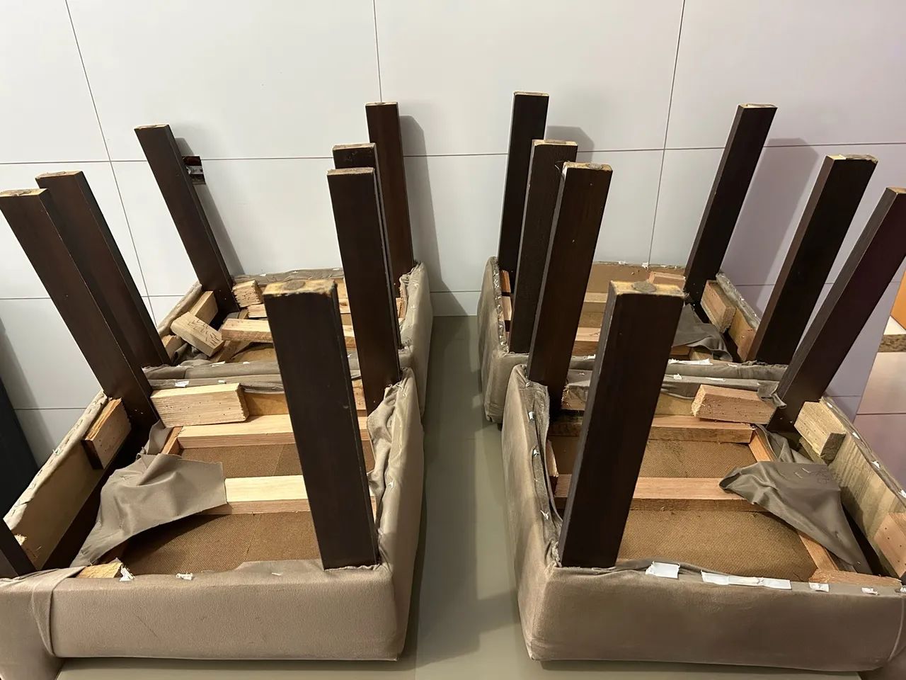 MESA COM 4 CADEIRAS  - Foto 5