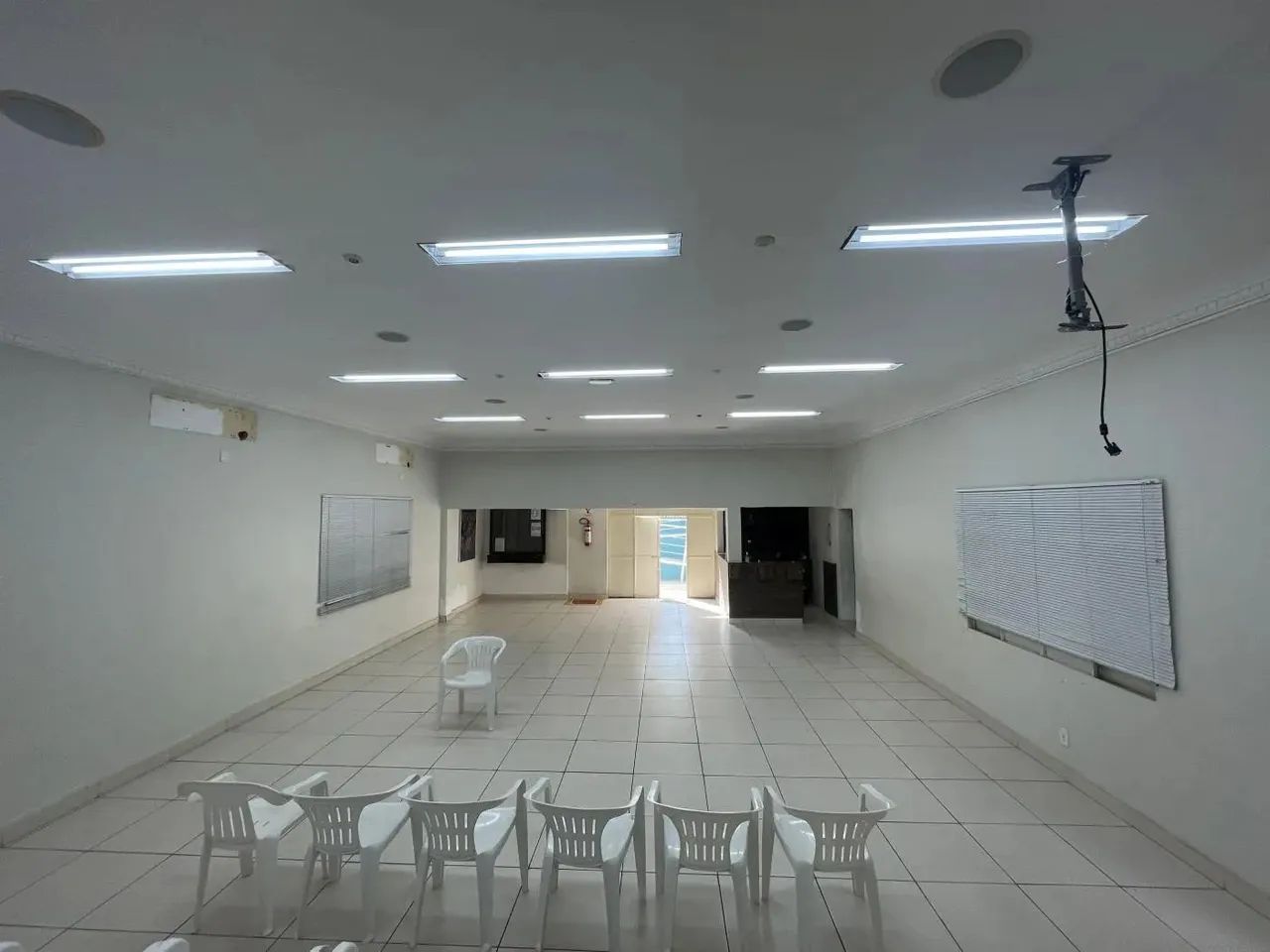 Ponto Comercial para Venda em Cuiabá, Araés, 1 dormitório, 2 banheiros - Foto 3