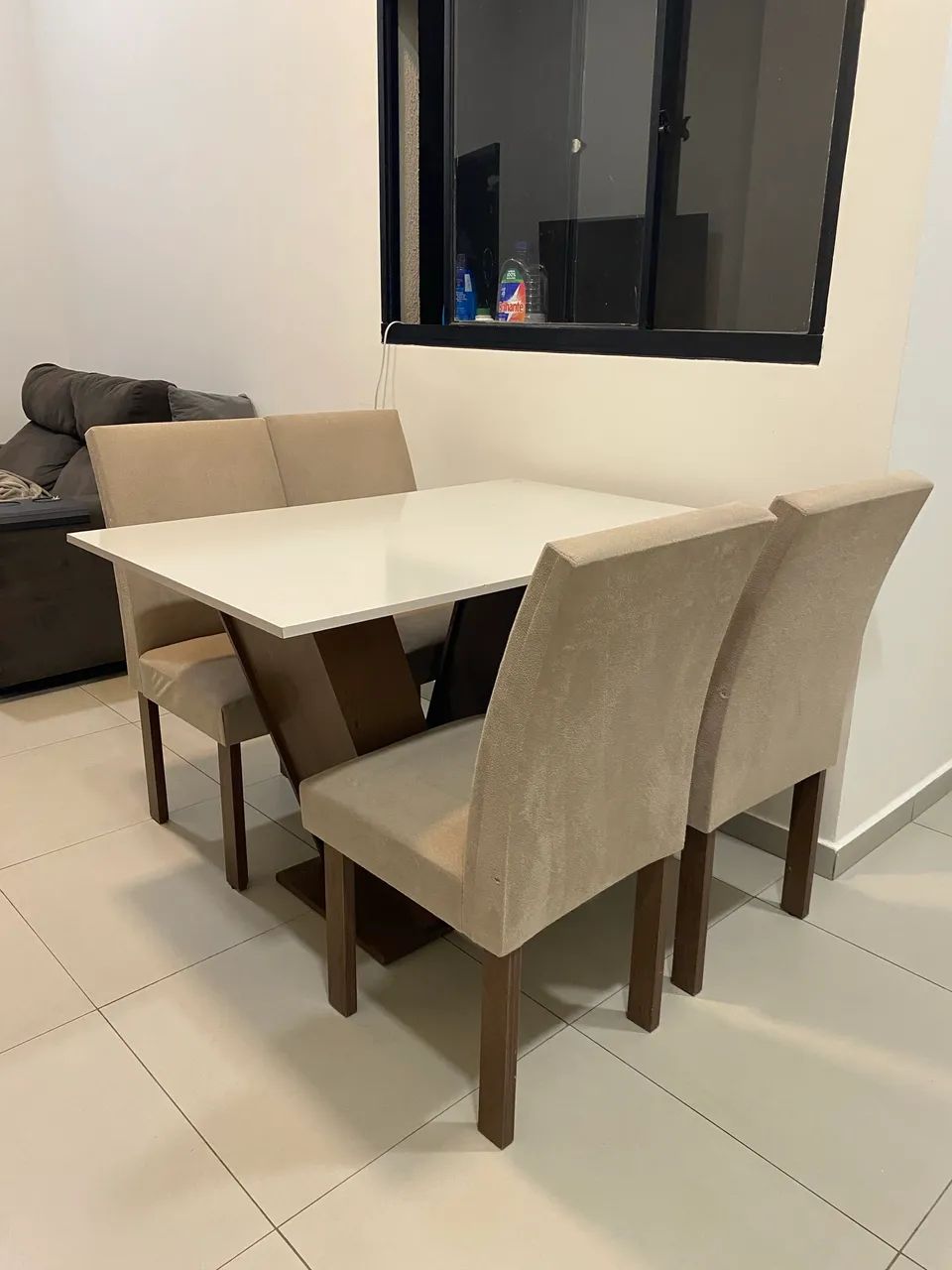 Mesa com 4 cadeiras - Foto 2