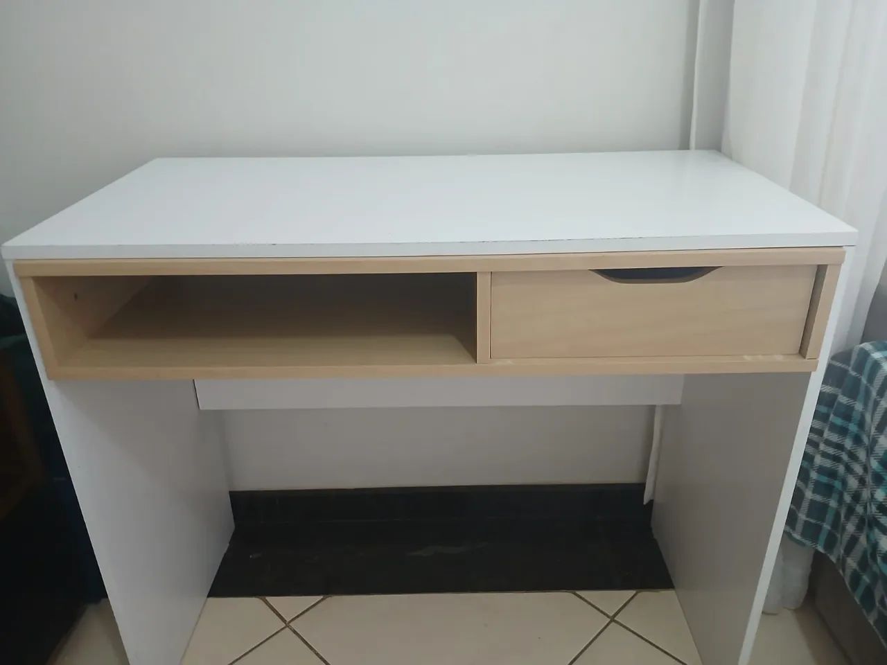 Escrivaninha branca seminova  - Foto 2
