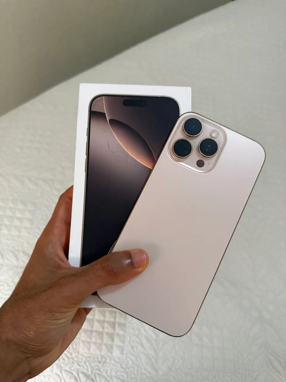 Vendo iPhone 16 Pro Max Desert Titanium