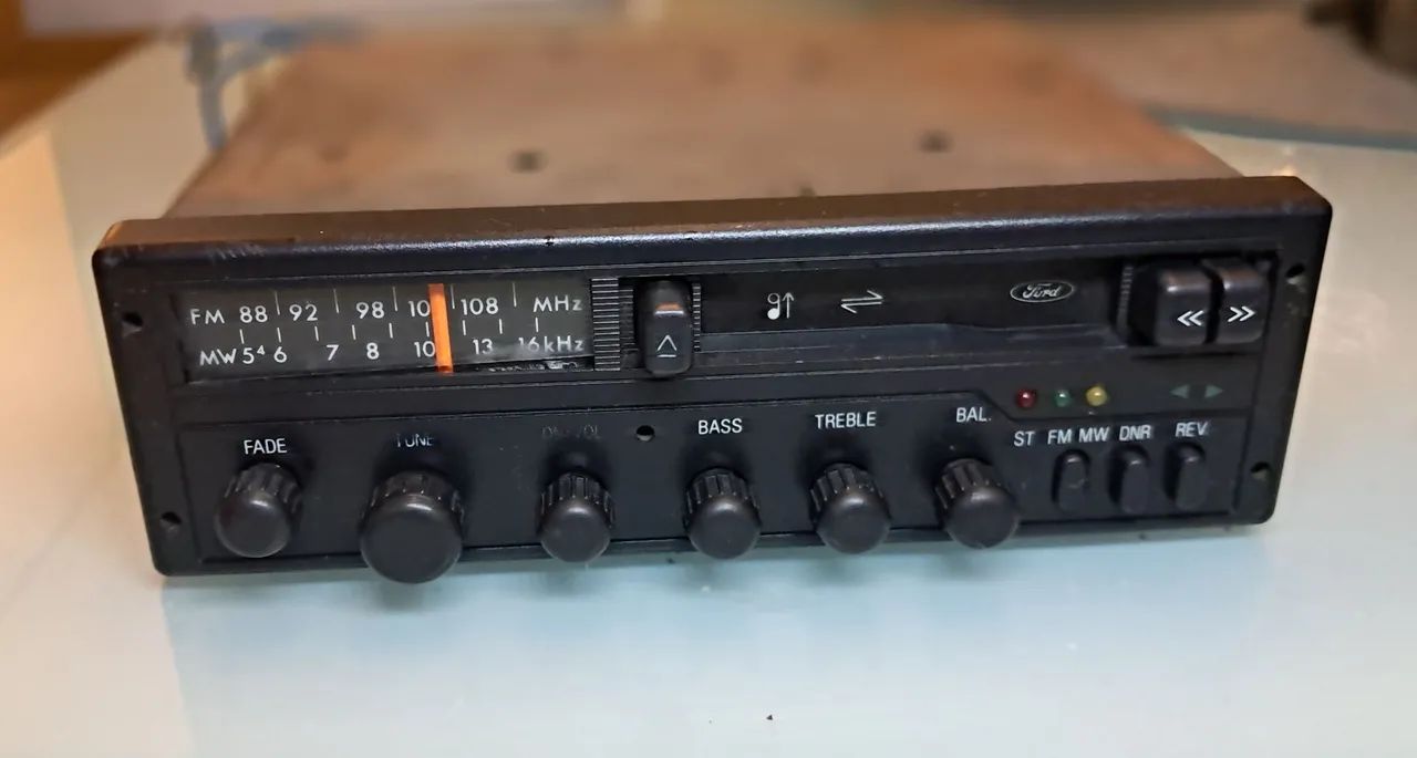 Rádio original Ford Escort 