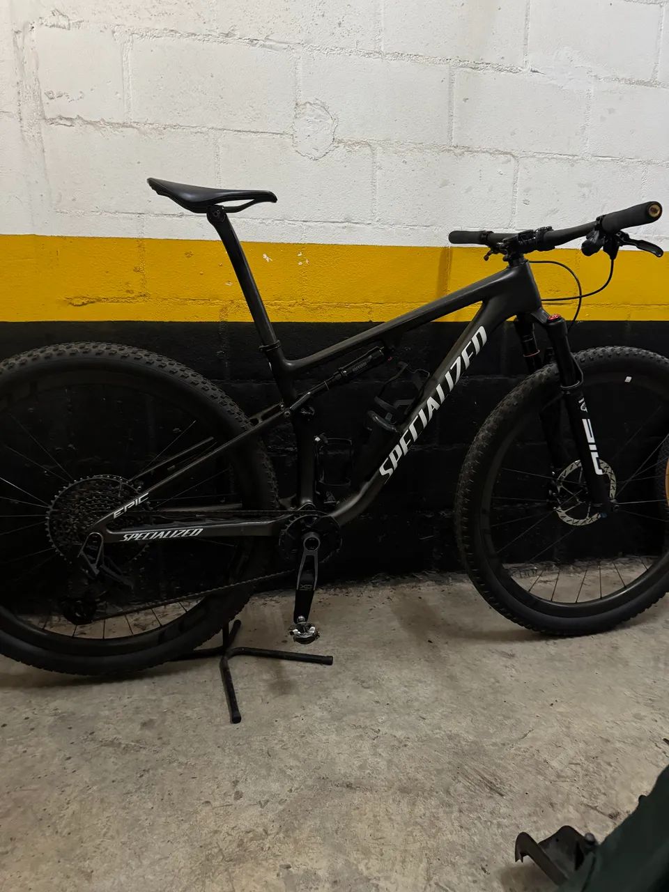 Specialized Epic Expert M/17 impecável com diversos upgrades