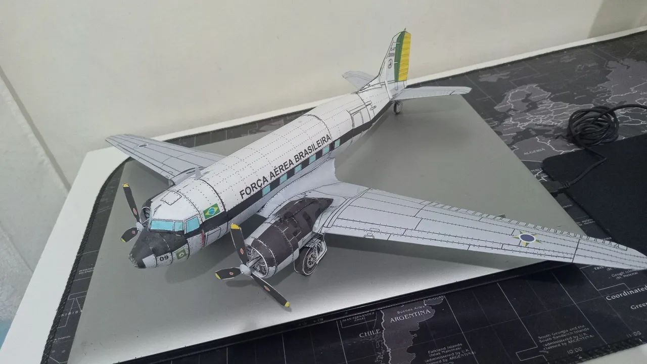 Maquete Avião DC-3 