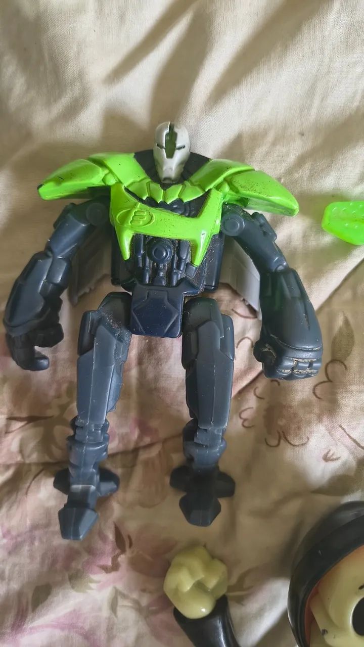 Lote miniatura ben 10  - Foto 2