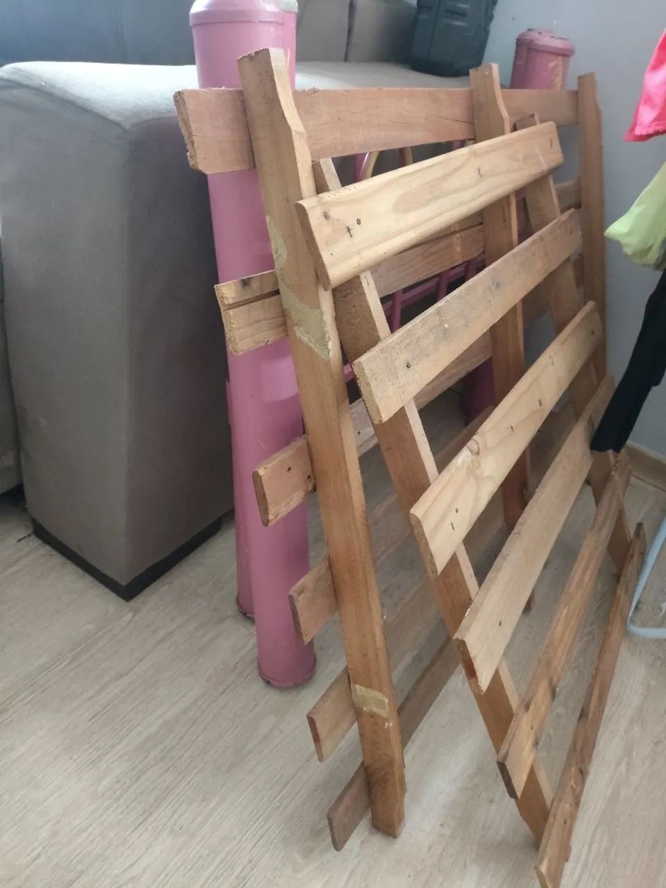 Doação de cama de solteiro e colchão 