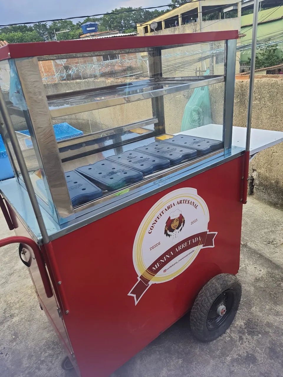 Carrinho de bolo e doces com placa de gelox mod 