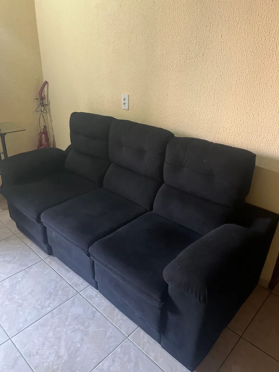 Vende se sofá 3 lugares em ótimo estado 