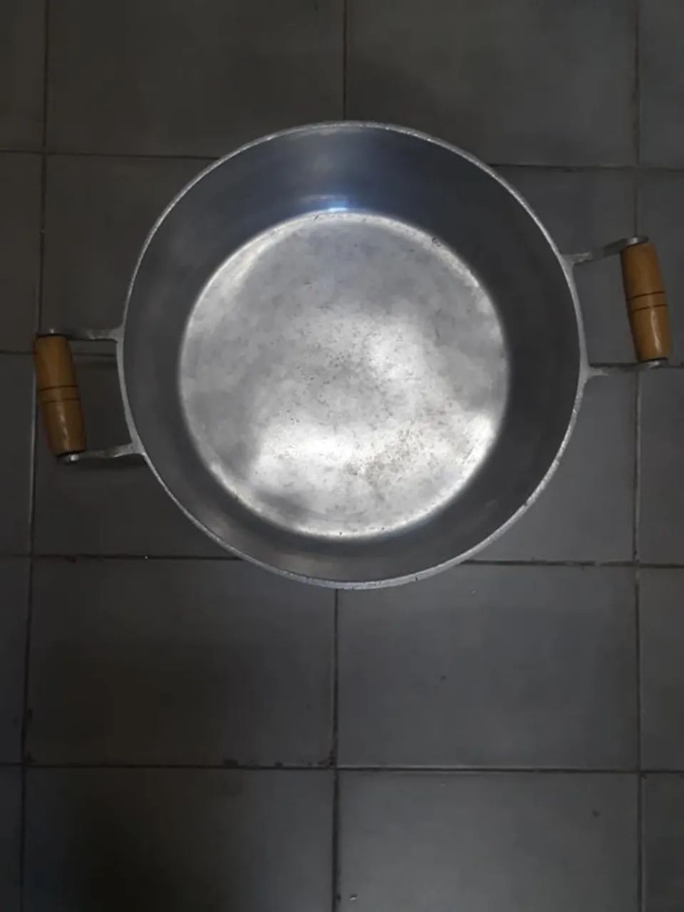 PANELA GRANDE COM TAMPA SEMINOVA