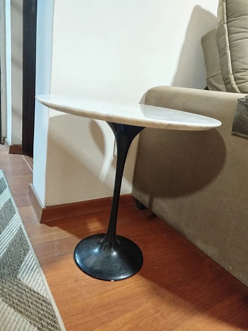 Mesa Saarinen lateral  com Mármore Carrara - Foto 3