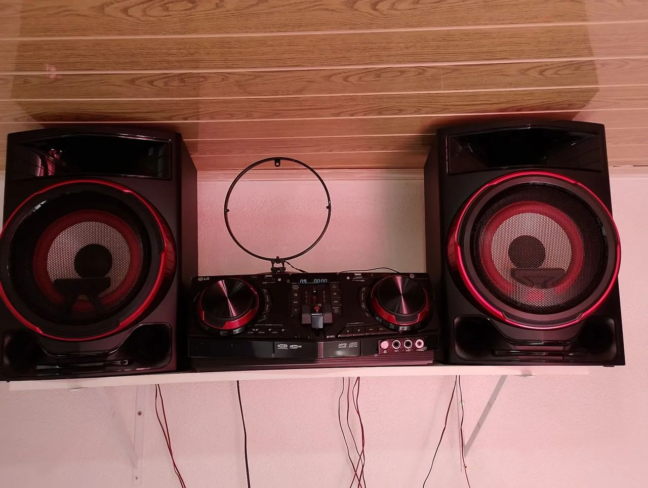 Vende-se  um Aparelho de som LG novo 
