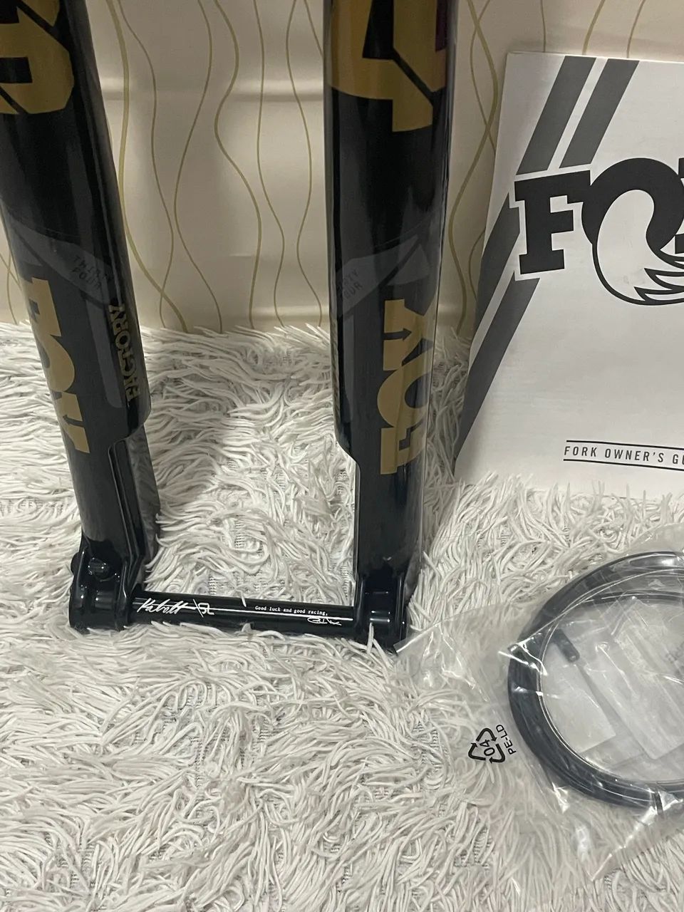 Suspensao FOX 34 kashima 2025 acompanha trava