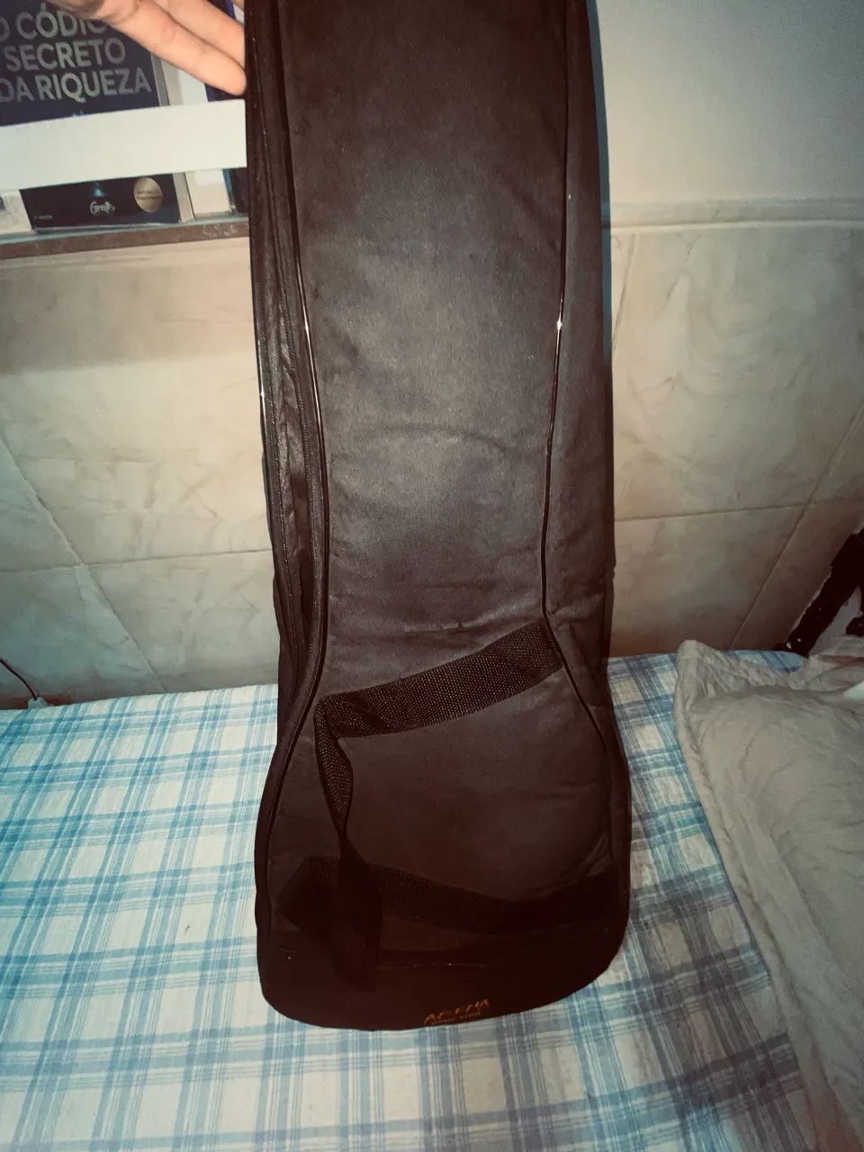 Duas capa: guitarra e outra de violão  - Foto 3