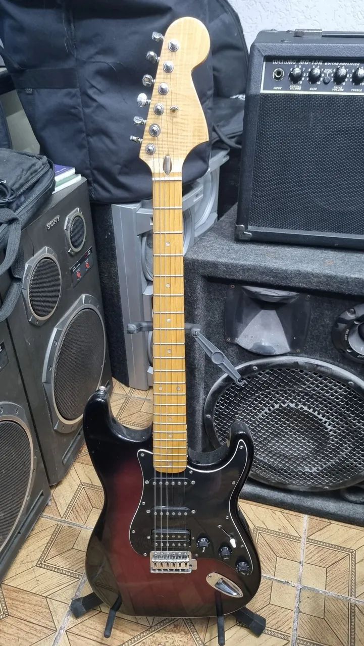 Guitarra stratocaster de luthier sunburst