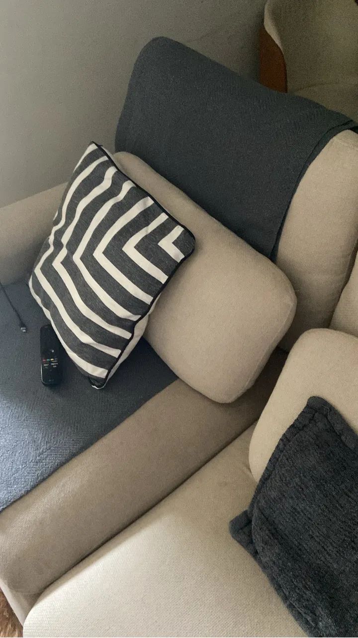 Retractable two-seat sofa with optional sofa bed without rear box.463752756630005762