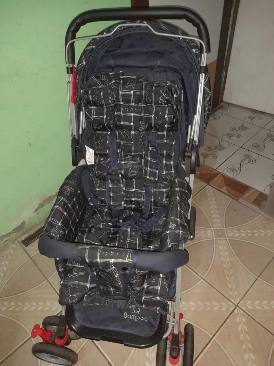 Vendo carrinho de bebê pouco usado - Foto 3