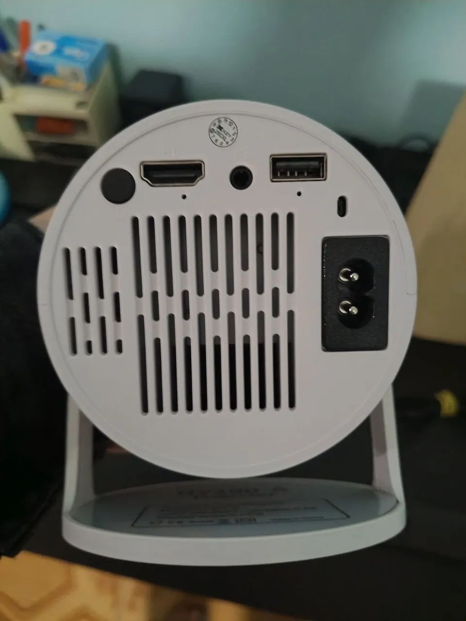 Projetor pouco usado em ótimo estado  - Foto 3