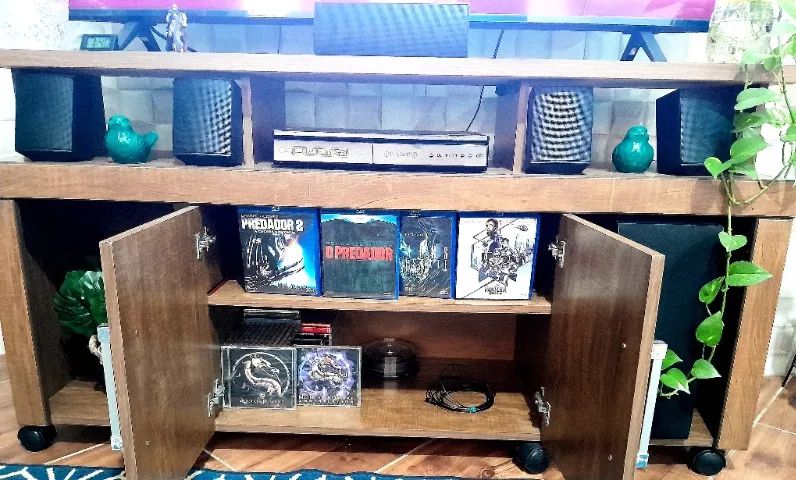 Rack para TV com Rodízios - Muito Conservado - Foto 2