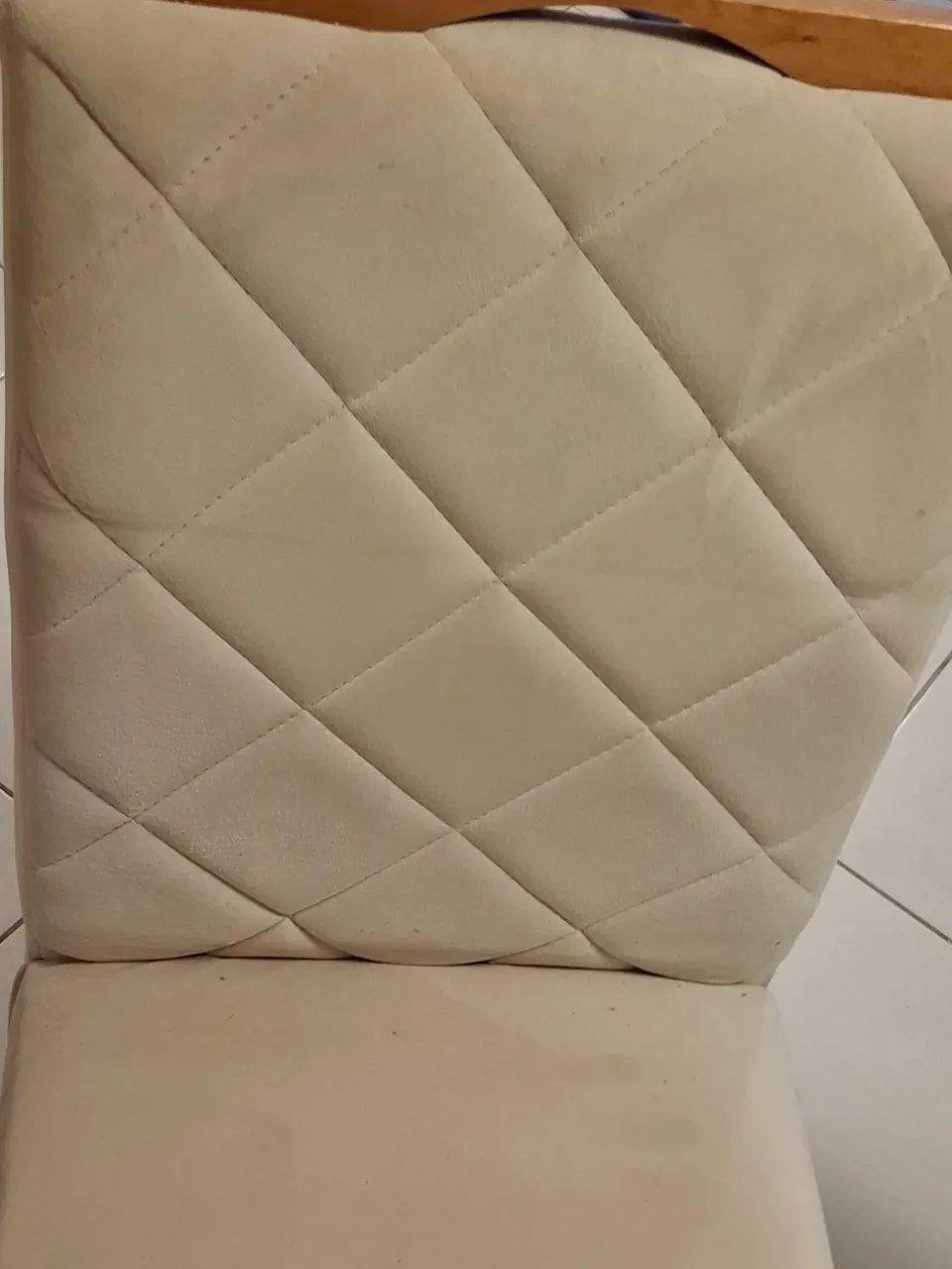 Conjunto mesa de jantar 1,80cm x 0,90cm  com 6 cadeiras acolchoadas - Foto 4