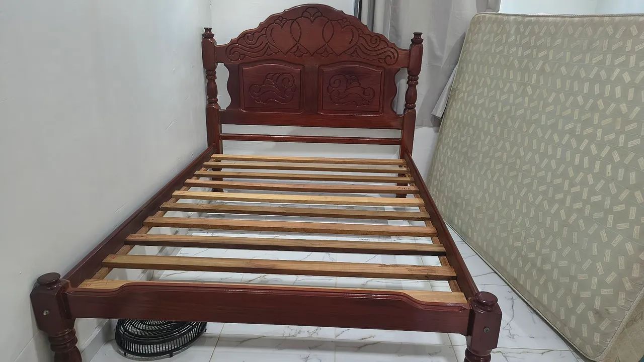 Base de cama Casal de madeira maciça Argilin  - Foto 5