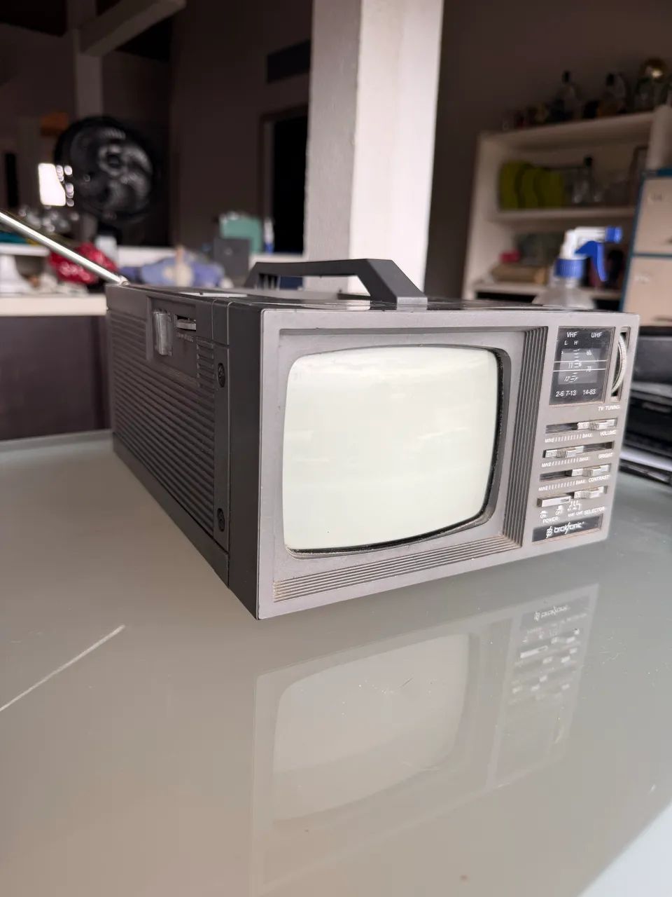 TV portátil Deluxe 5  - Foto 5