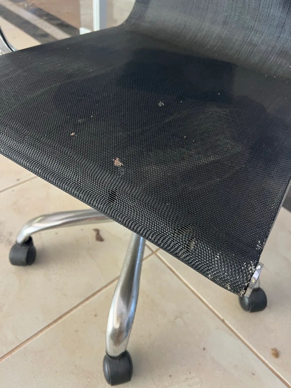 Cadeira de Escritório Diretor Giratória Mesh  - Foto 4