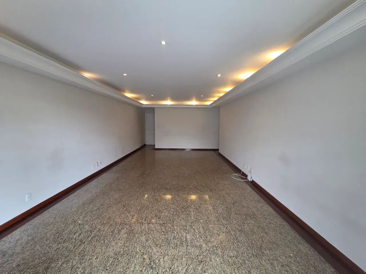 Apartamento para alugar de 199 m2 com 4 Suítes e Dependência Completa - Foto 4