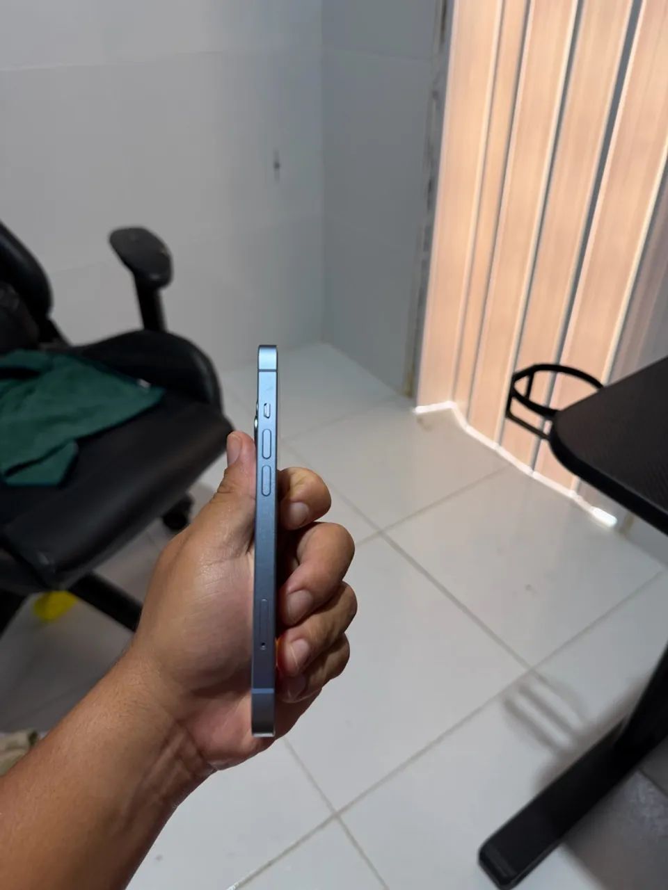 Vendo IPhone 14 Bem conservado, sem marcas de uso - Foto 4
