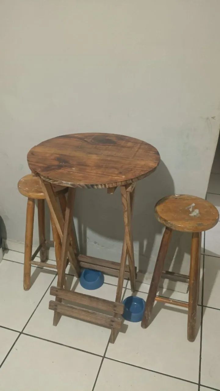 Mesa dobrável com duas banquetas  - Foto 2