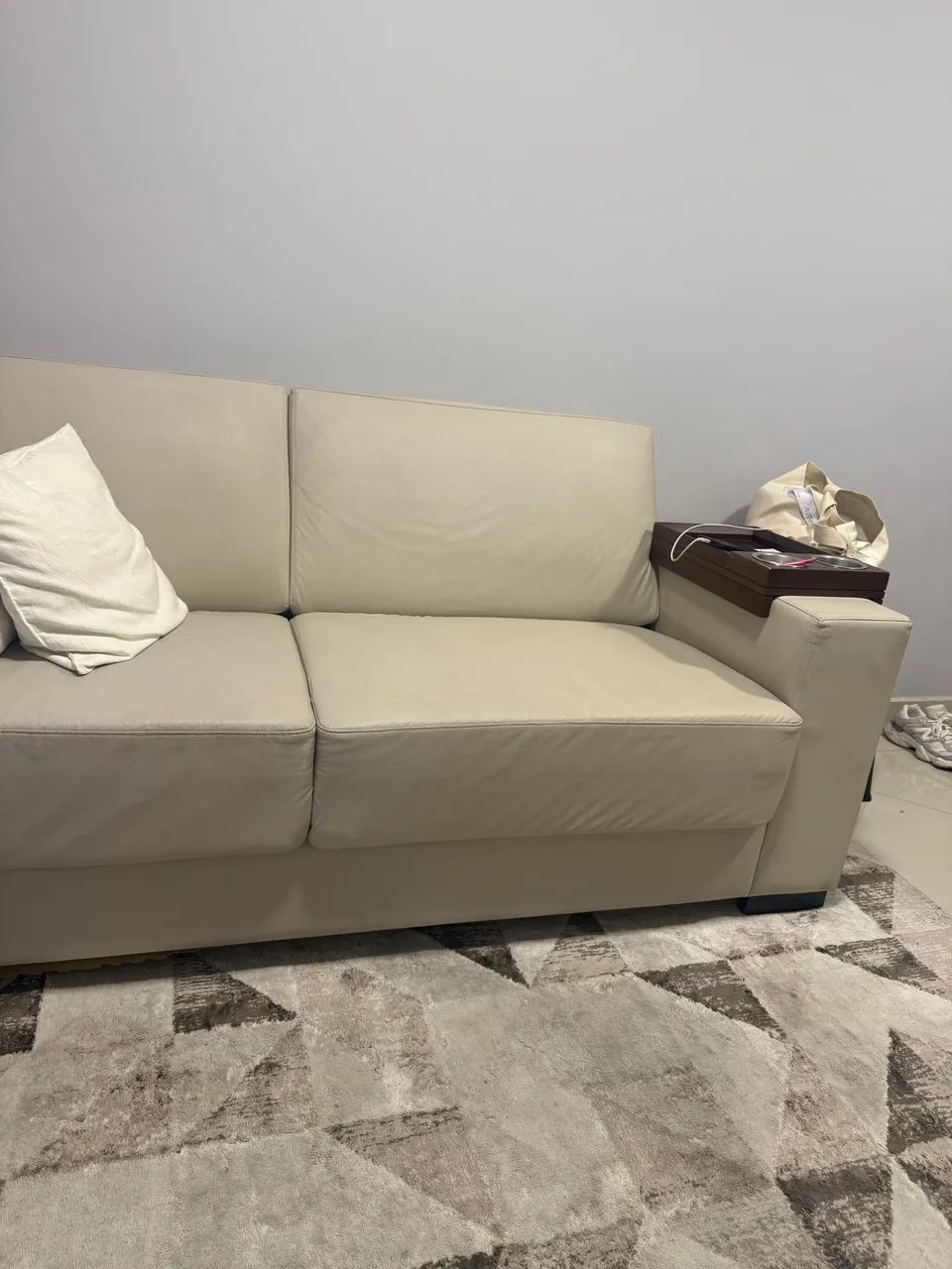 Vendo sofá usado 2 lugares em perfeito estado  - Foto 3