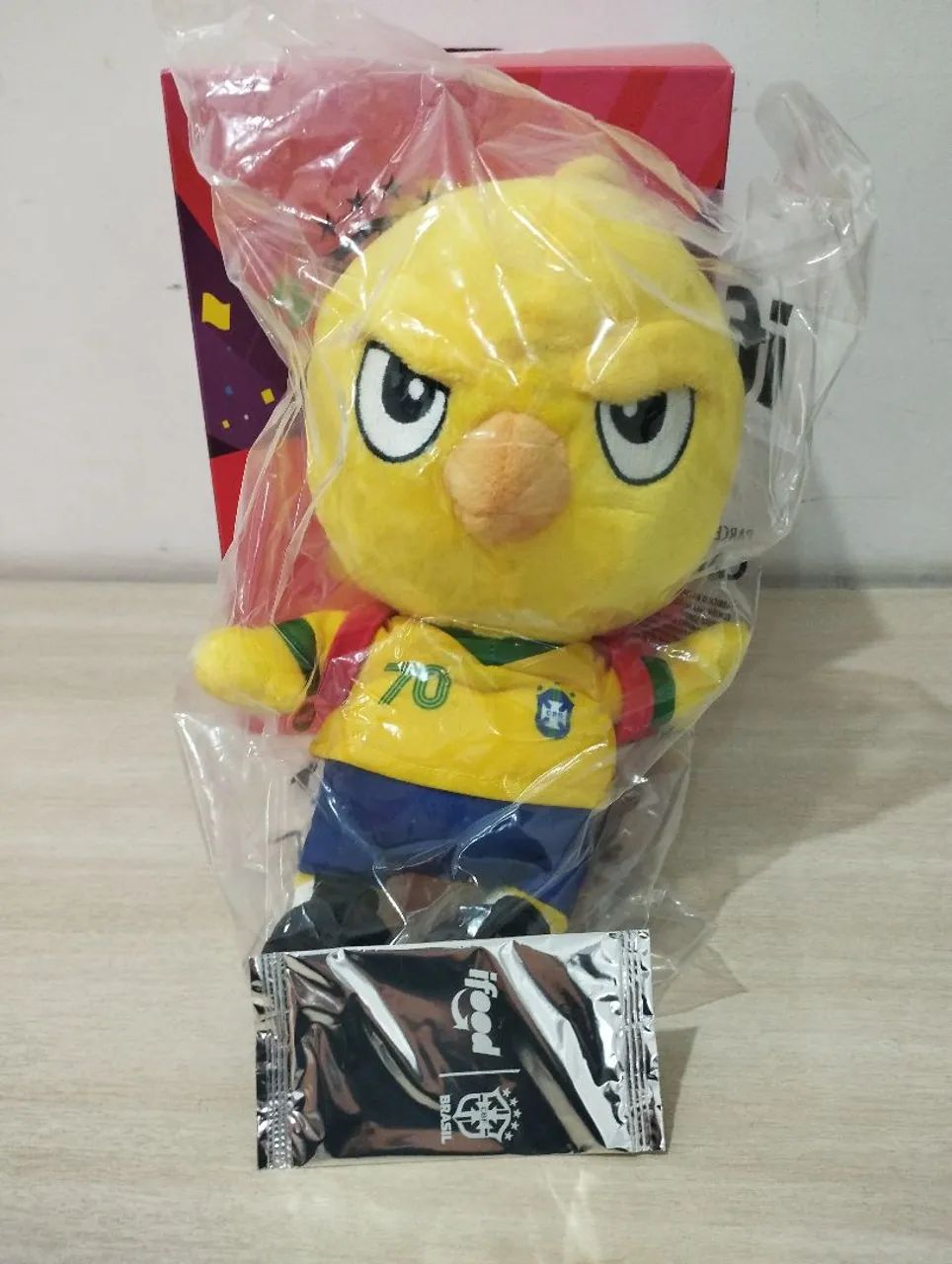 Canarinho Ifood da Copa de 1970 com o Card