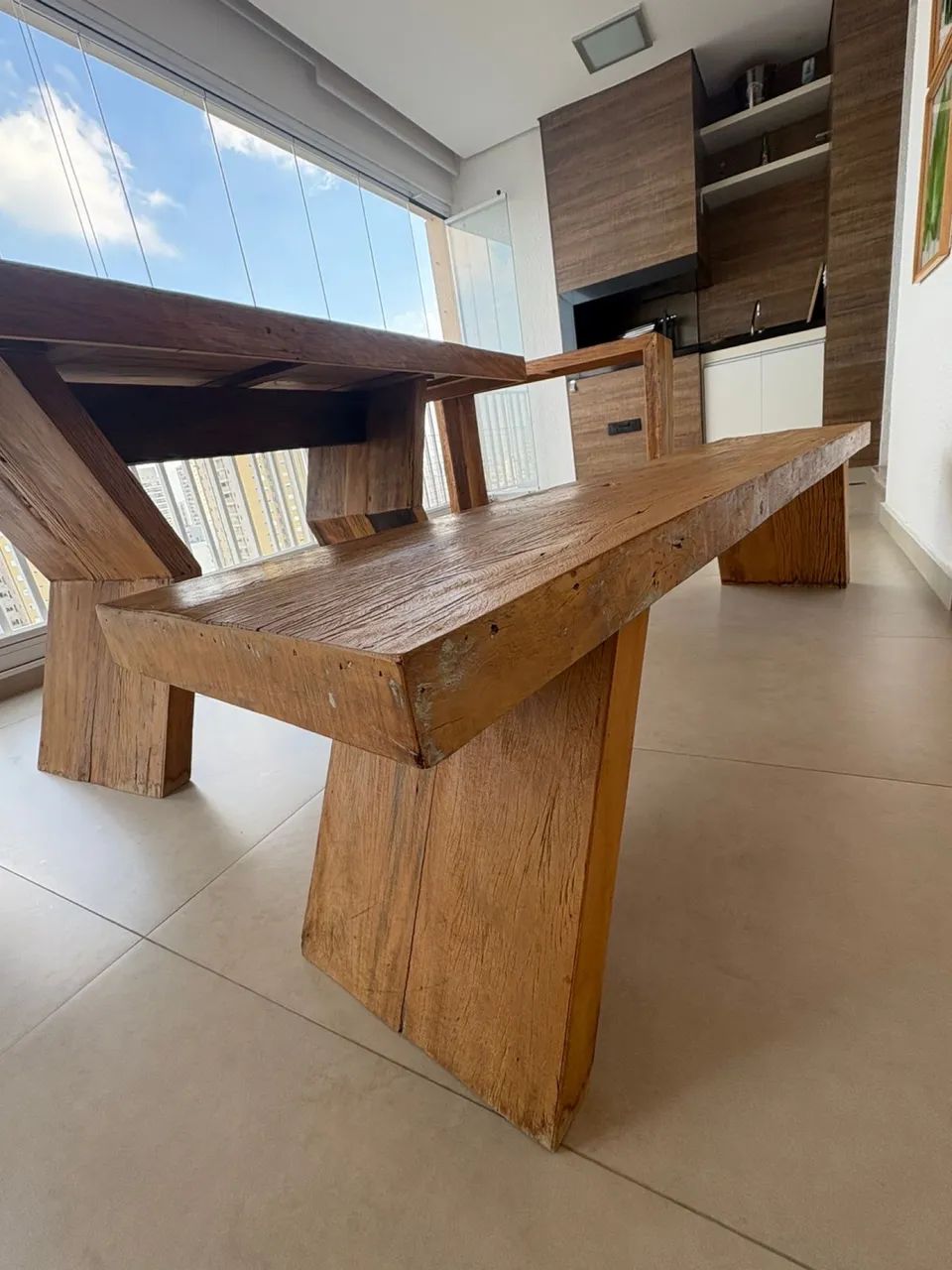 Conjunto Mesa de Madeira , Aparador e banco  - Foto 3