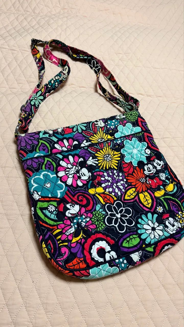 Bolsa Vera Bradley collab Disney - Foto 3