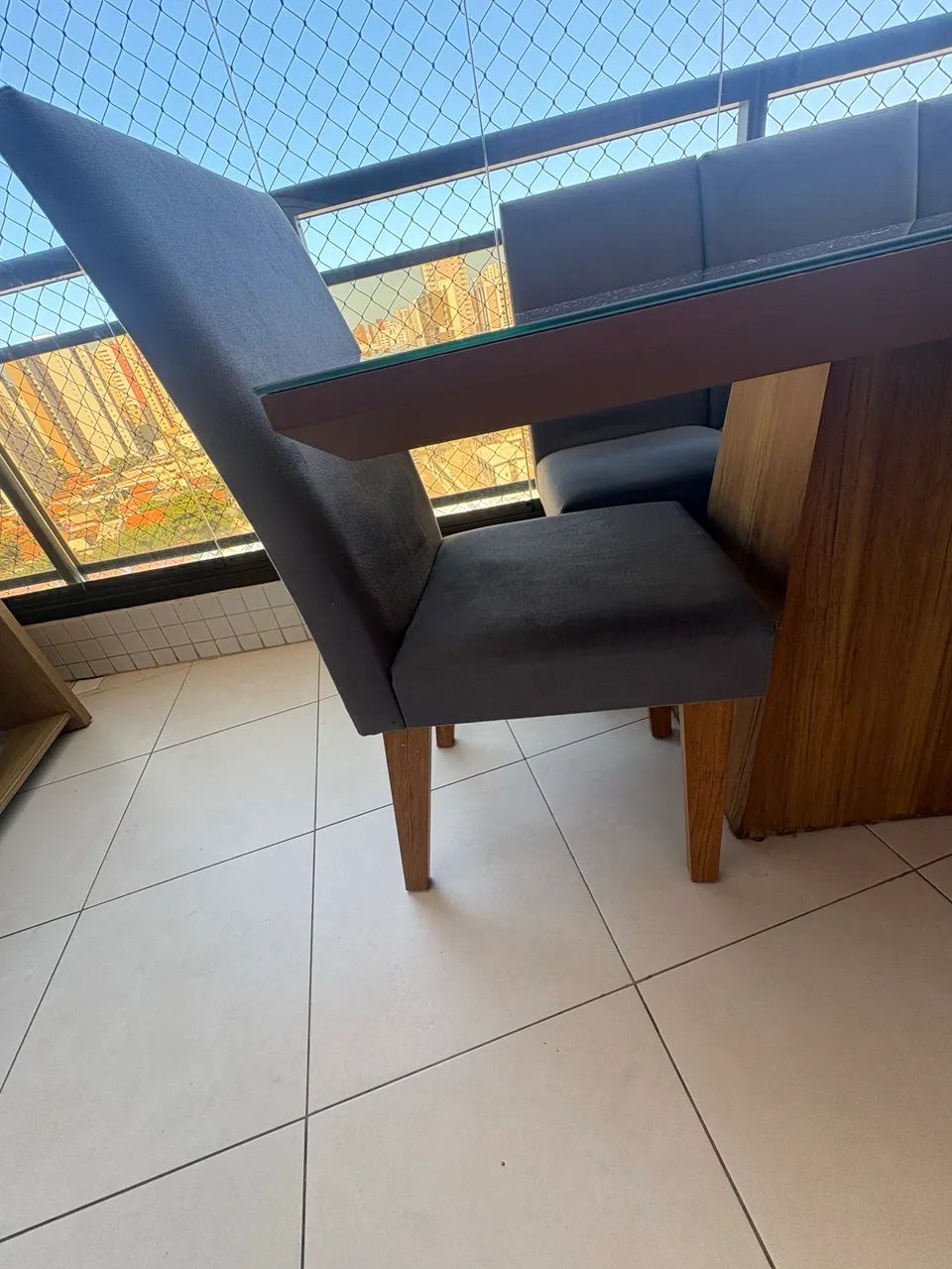 Mesa dispon ível para venda - Foto 2