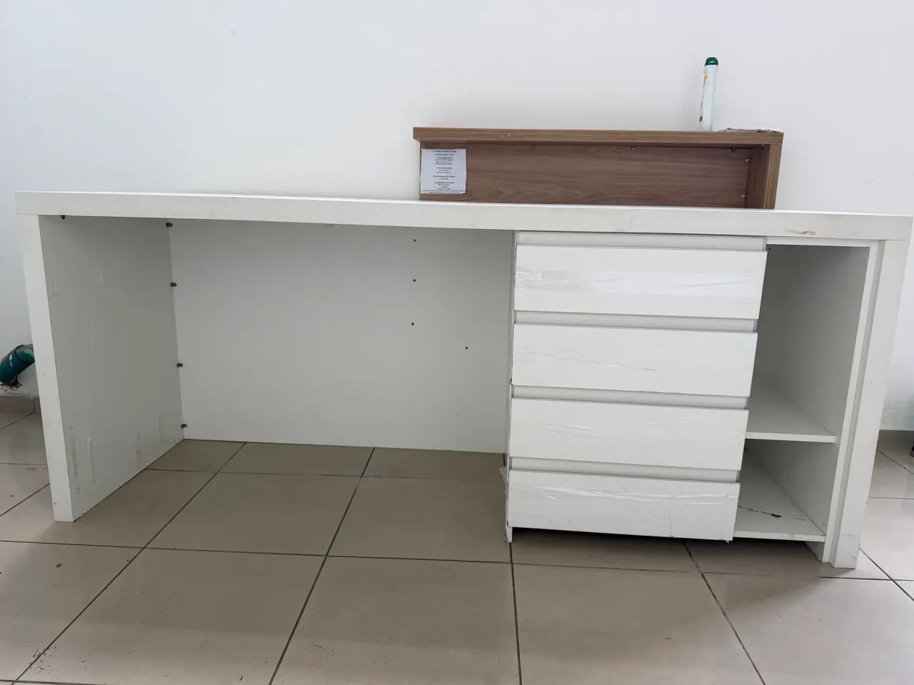 Mesa de recepção lindíssima branca e marfim.  - Foto 3