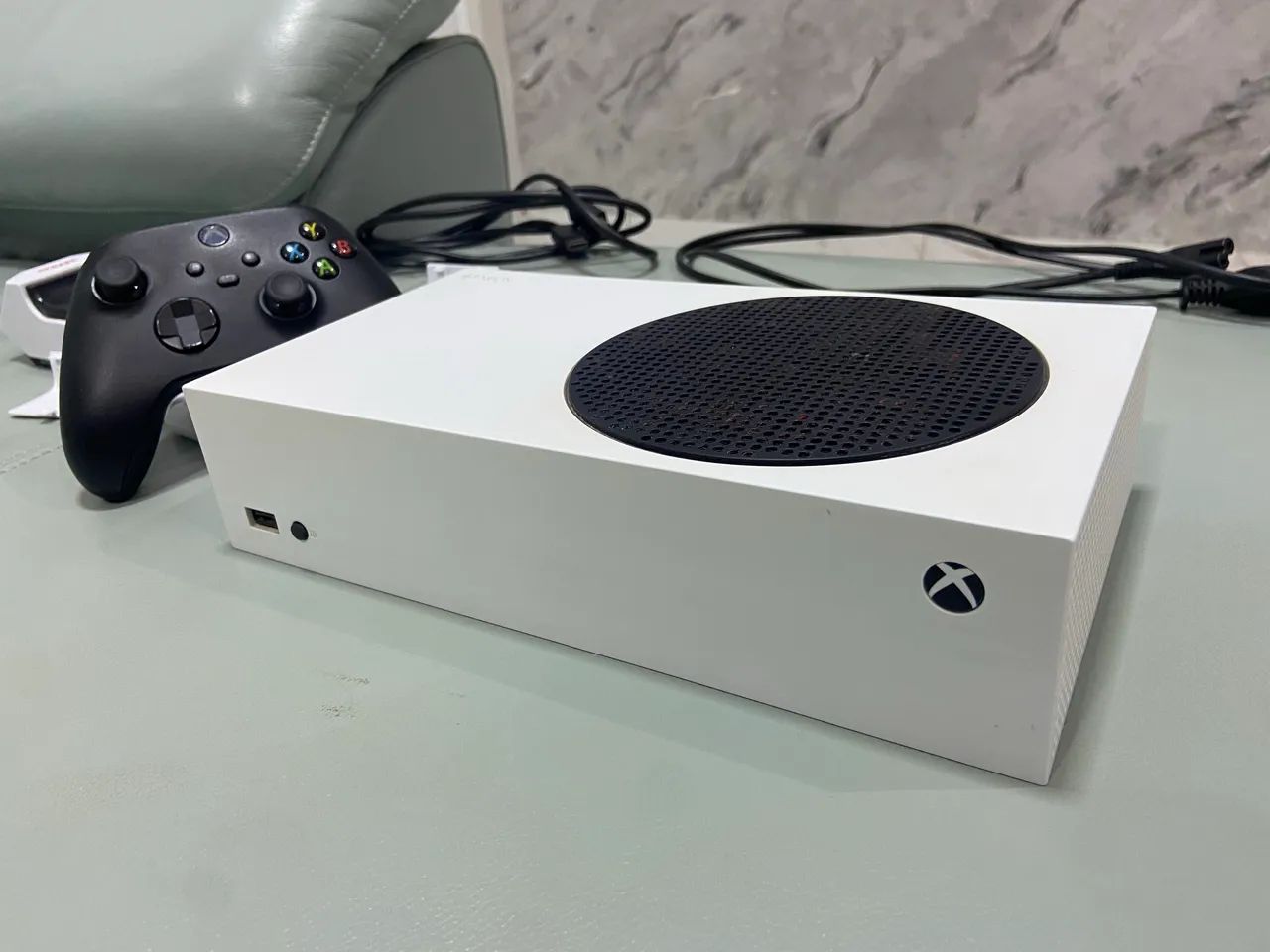 XBOX SERIES S + JOGOS + CARREGADOR COM BATERIAS RECARREGÁVEIS 