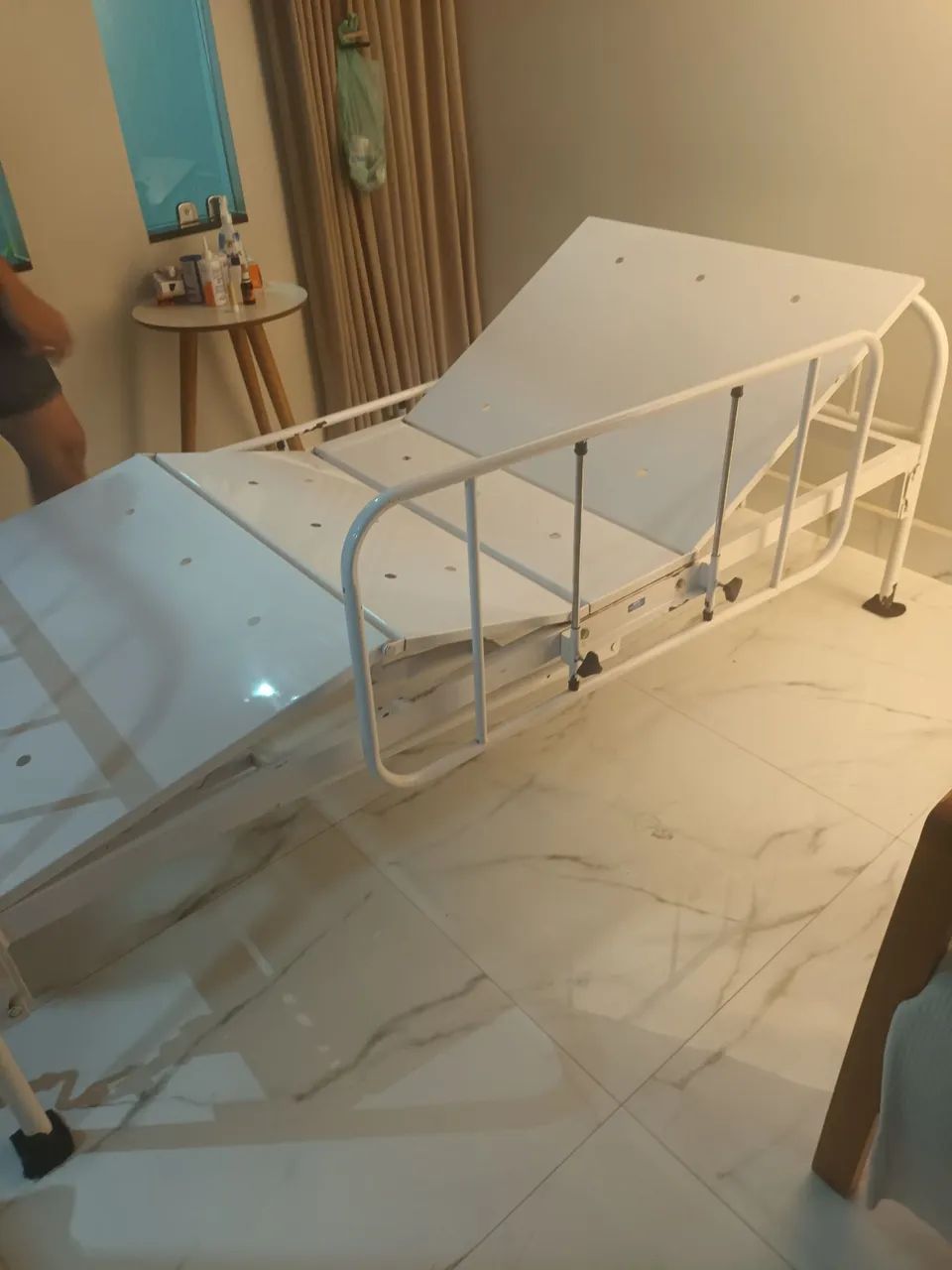 Cama hospitalar  em perfeito estado! - Foto 3