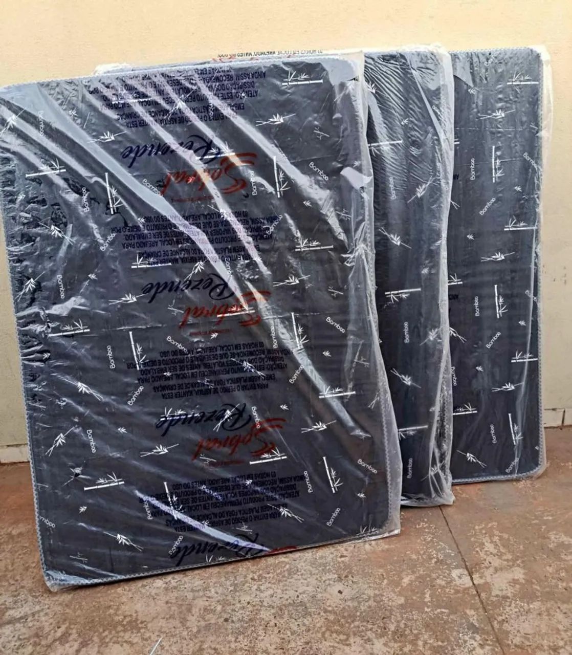 Colchão de casal D20 com 12 cm de espuma nova na promoção 