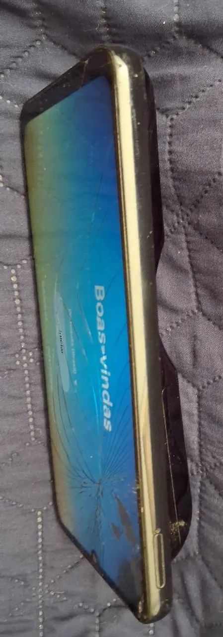 Celular Samsung A 6 tela trincada.  Funciona normalmente  - Foto 4