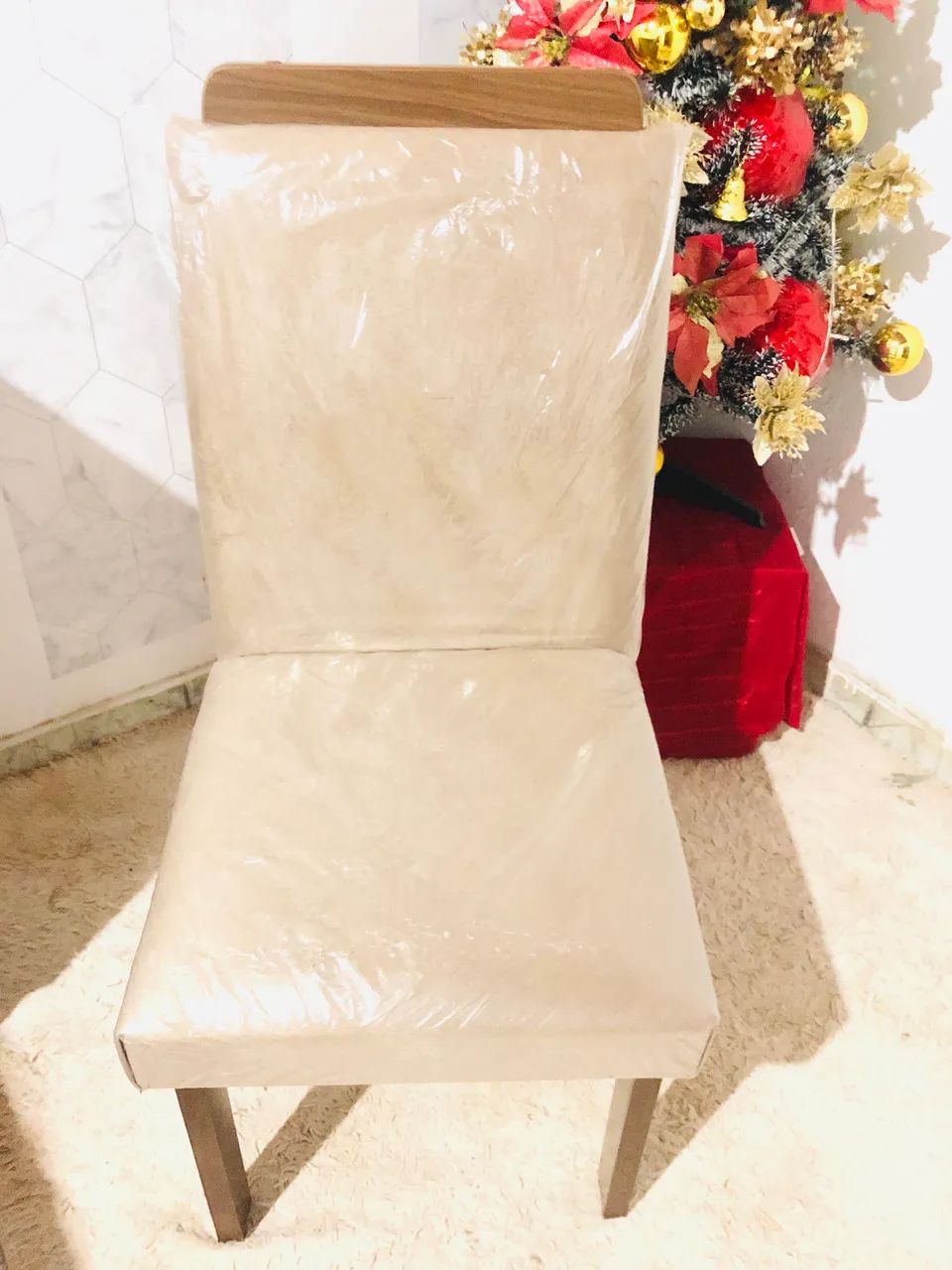 Vendo mesa com 6 cadeiras / motivo: mudança  - Foto 4