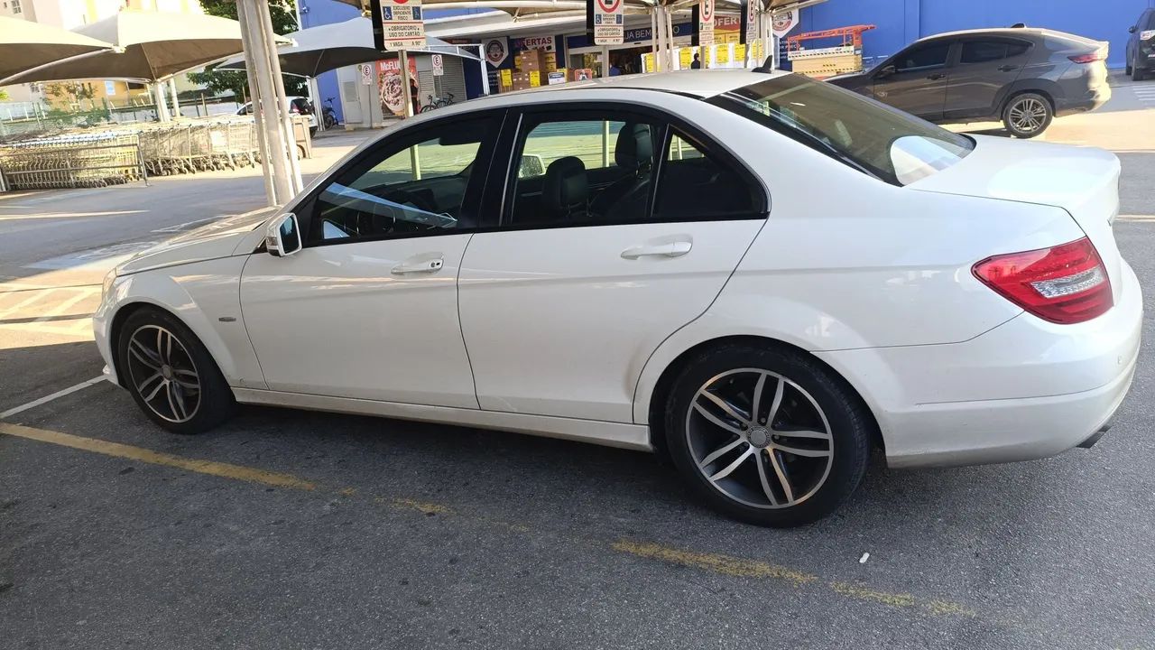 Mercedes-Benz C-180 CGI Classic 1.8 16V 156cv Aut. 2012