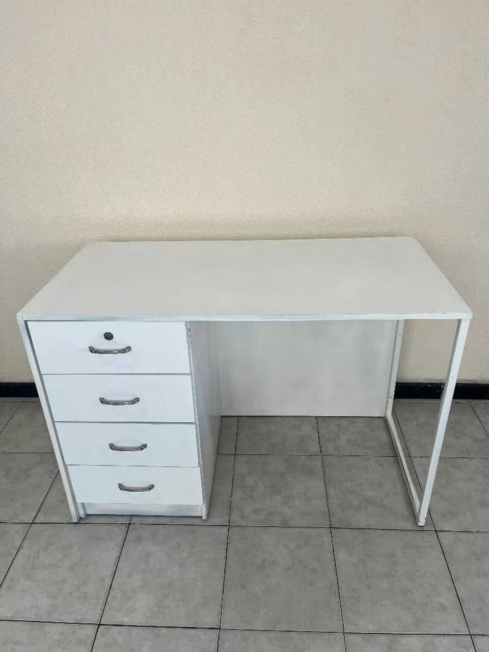 Vende-se mesa 