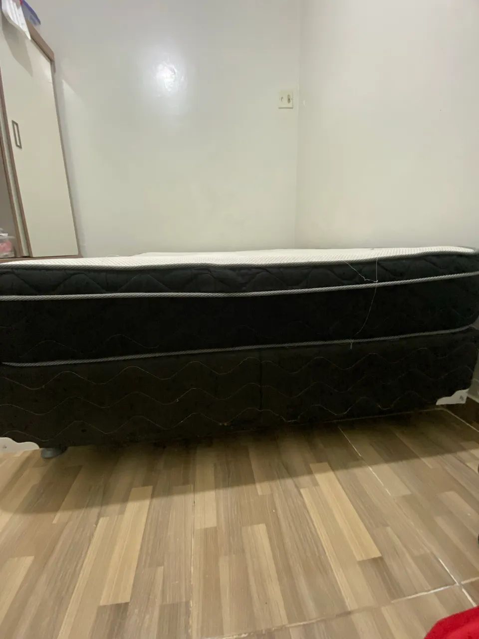 Vendo cama box casal completa, composta por colchão + base box. - Foto 4