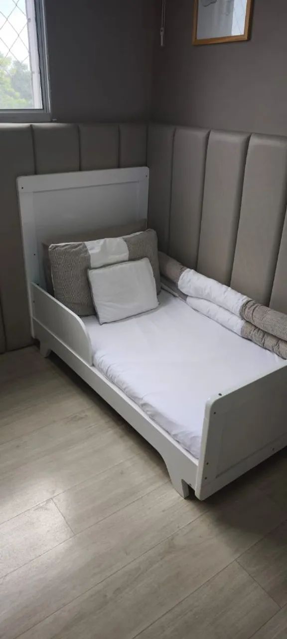 Cama Berço infantil 2 em 1 + Comoda