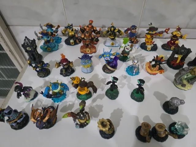 Skylanders variados