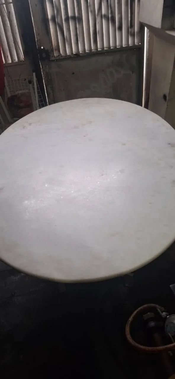Mesa de marmore branco 