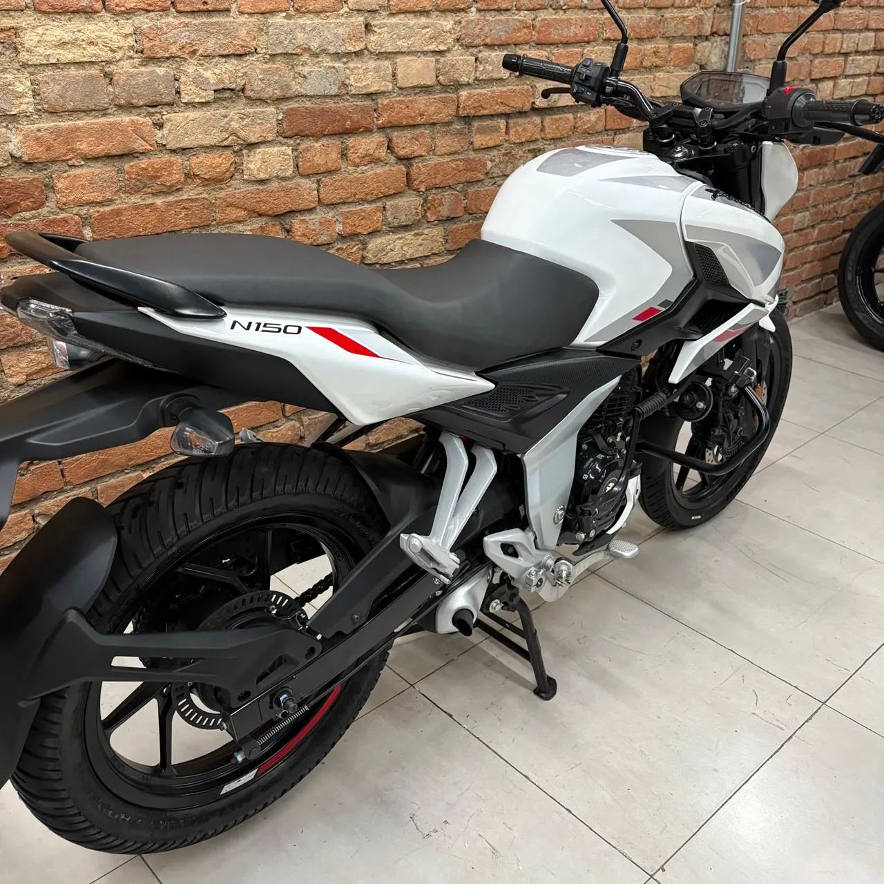 Bajaj PULSAR N150 - Foto 5