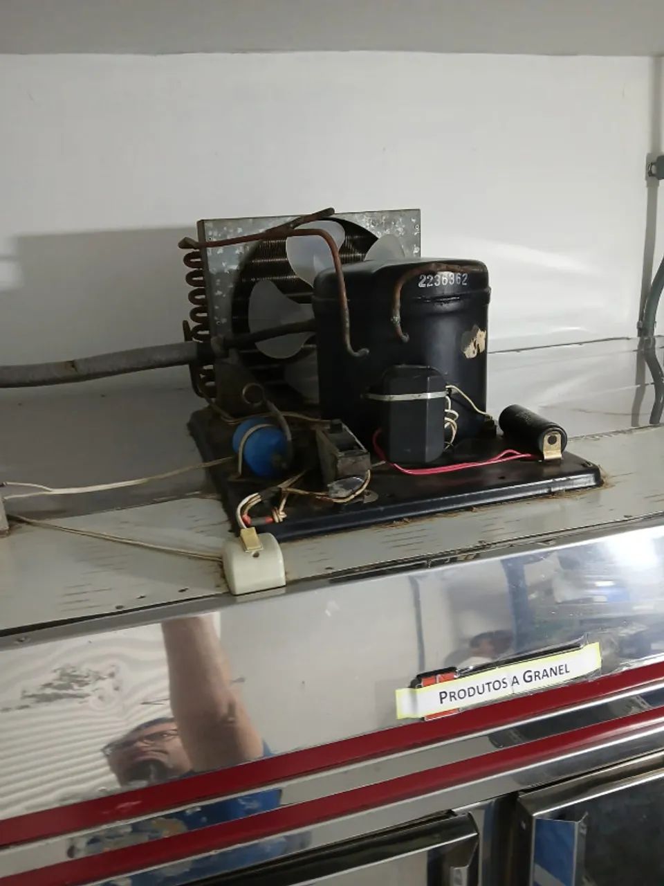 Refrigerador Vertical Industrial (Linha Inox) de 2 portas - Câmara fria - Foto 2