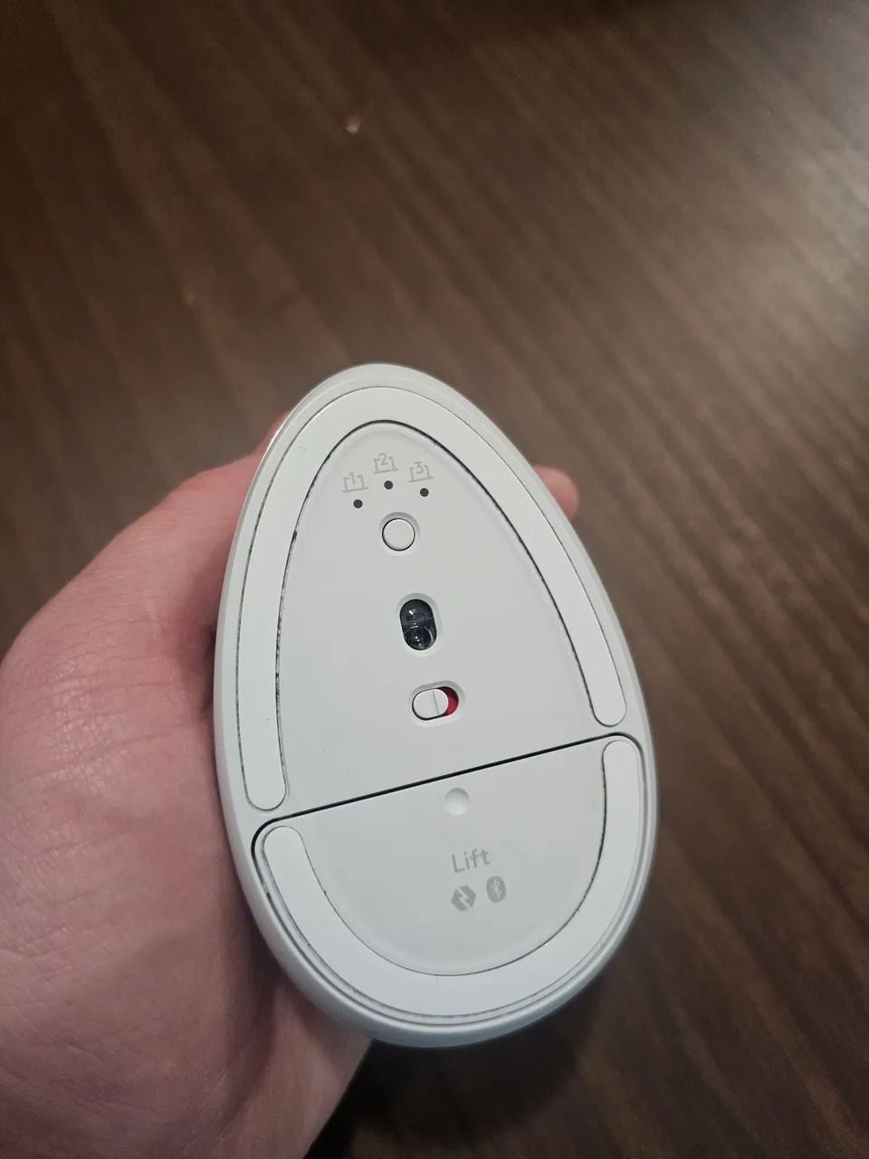 Mouse Ergonômico Vertical Logitech Lift Branco Sem Fio (Destro) - Foto 4